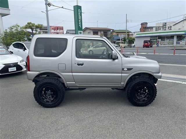 Import and buy SUZUKI JIMNY 2017 from Japan to Nairobi, Kenya