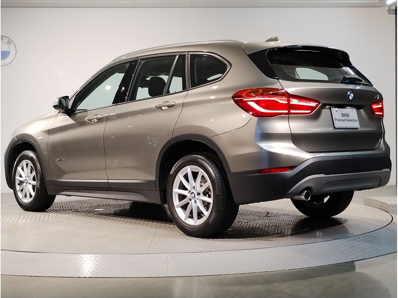 Import and buy BMW X1 2018 from Japan to Nairobi, Kenya