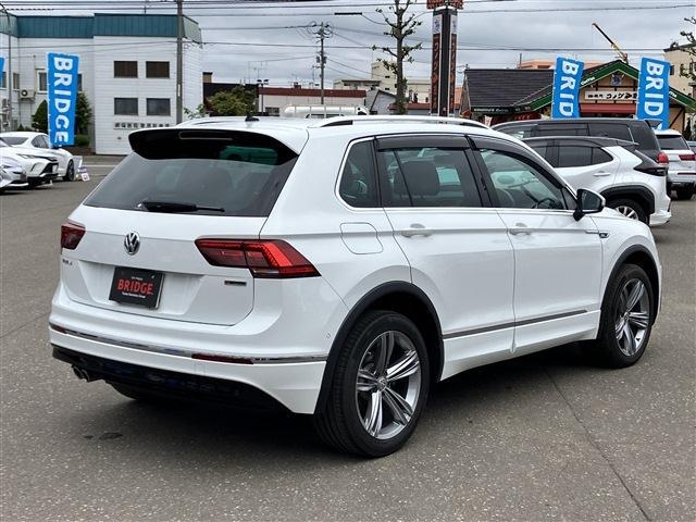 Import and buy VOLKSWAGEN TIGUAN 2018 from Japan to Nairobi, Kenya