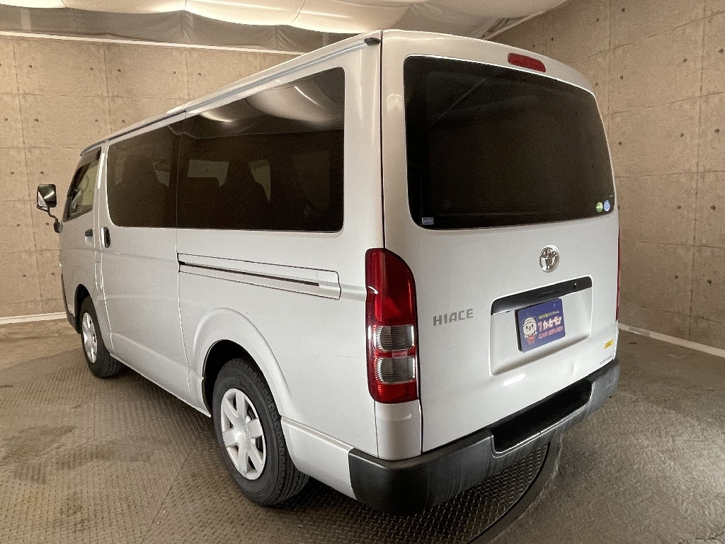 Import and buy TOYOTA HIACE VAN 2017 from Japan to Nairobi, Kenya