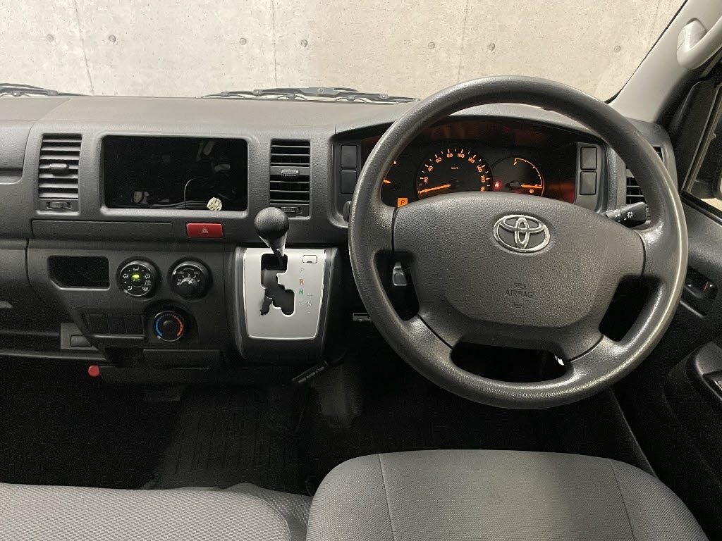 Import and buy TOYOTA HIACE VAN 2017 from Japan to Nairobi, Kenya