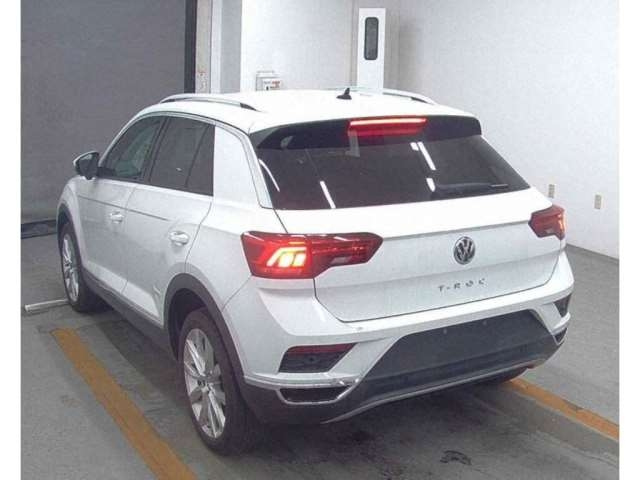 Import and buy VOLKSWAGEN T-ROC 2020 from Japan to Nairobi, Kenya