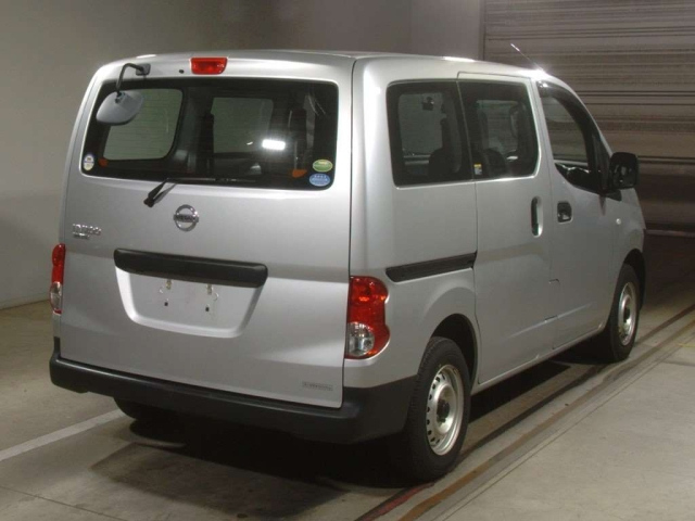 Import and buy NISSAN NV200 2019 from Japan to Nairobi, Kenya