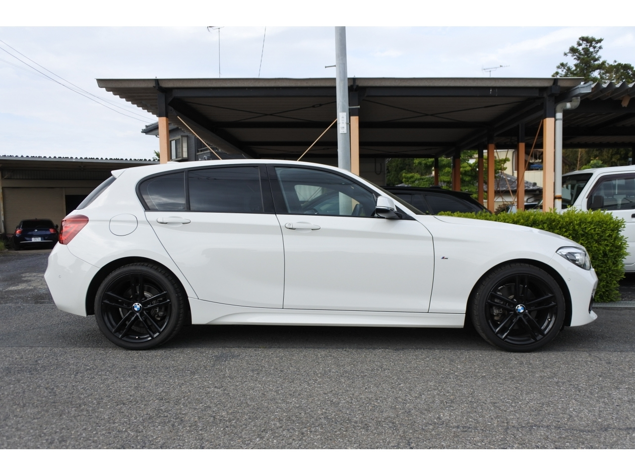 Import and buy BMW 1 SERIES 2019 from Japan to Nairobi, Kenya