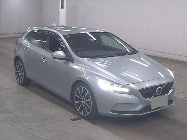 Import and buy VOLVO V40 2018 from Japan to Nairobi, Kenya