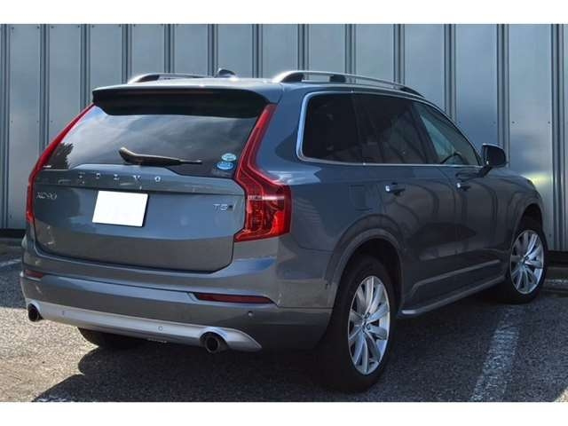 Import and buy VOLVO XC60 2018 from Japan to Nairobi, Kenya