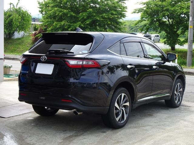 Import and buy TOYOTA HARRIER 2017 from Japan to Nairobi, Kenya