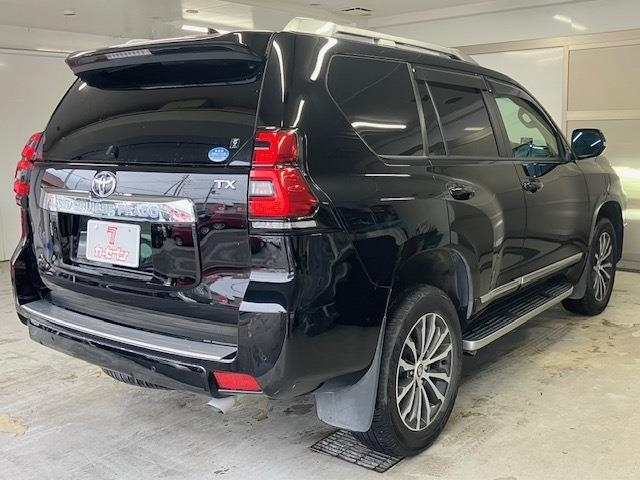 Import and buy TOYOTA LAND CRUISER PRADO 2018 from Japan to Nairobi, Kenya