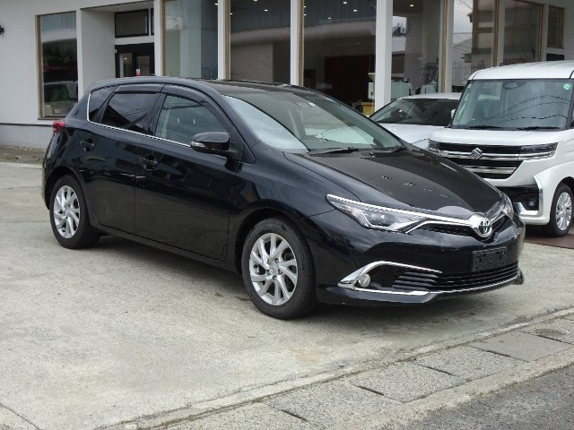 Import and buy TOYOTA AURIS 2017 from Japan to Nairobi, Kenya