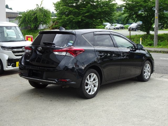 Import and buy TOYOTA AURIS 2017 from Japan to Nairobi, Kenya