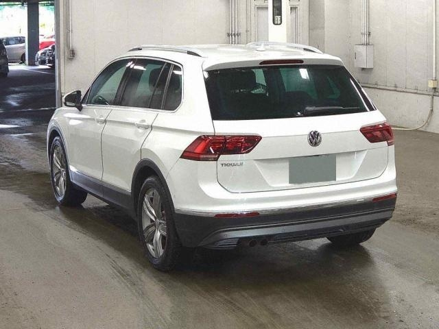 Import and buy VOLKSWAGEN TIGUAN 2018 from Japan to Nairobi, Kenya