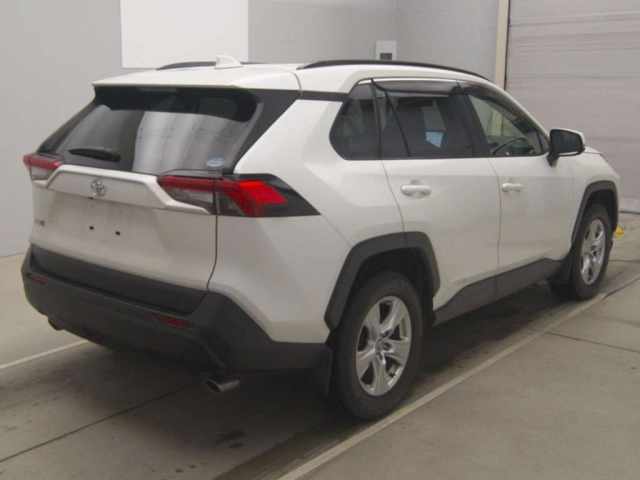 Import and buy TOYOTA RAV4 2019 from Japan to Nairobi, Kenya