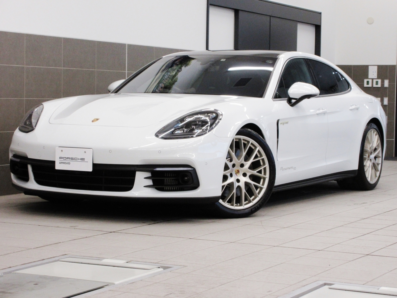 Import and buy PORSCHE PANAMERA 2020 from Japan to Nairobi, Kenya