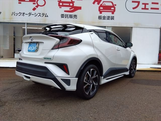 Import and buy TOYOTA C-HR 2017 from Japan to Nairobi, Kenya