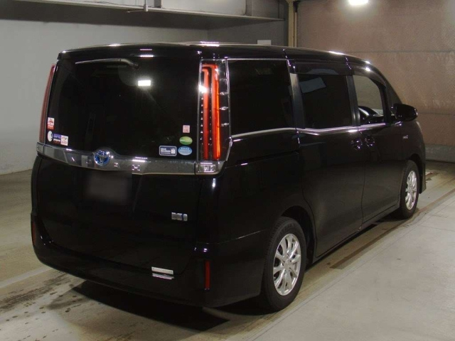 Import and buy TOYOTA NOAH 2017 from Japan to Nairobi, Kenya