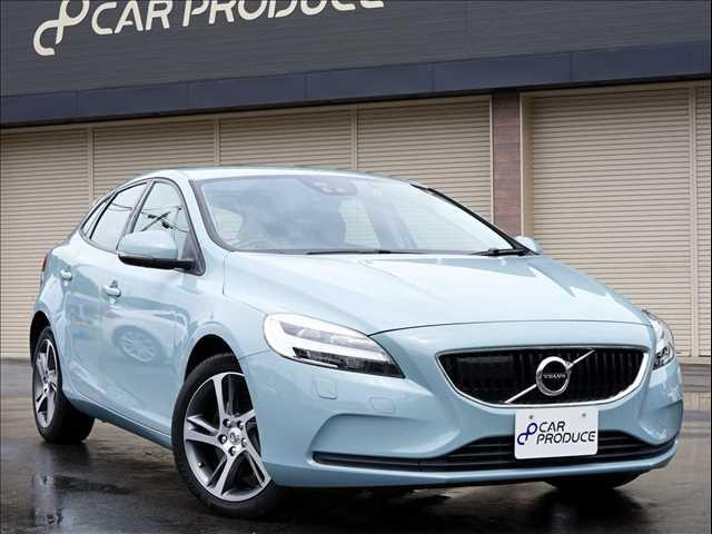 Import and buy VOLVO V40 2017 from Japan to Nairobi, Kenya