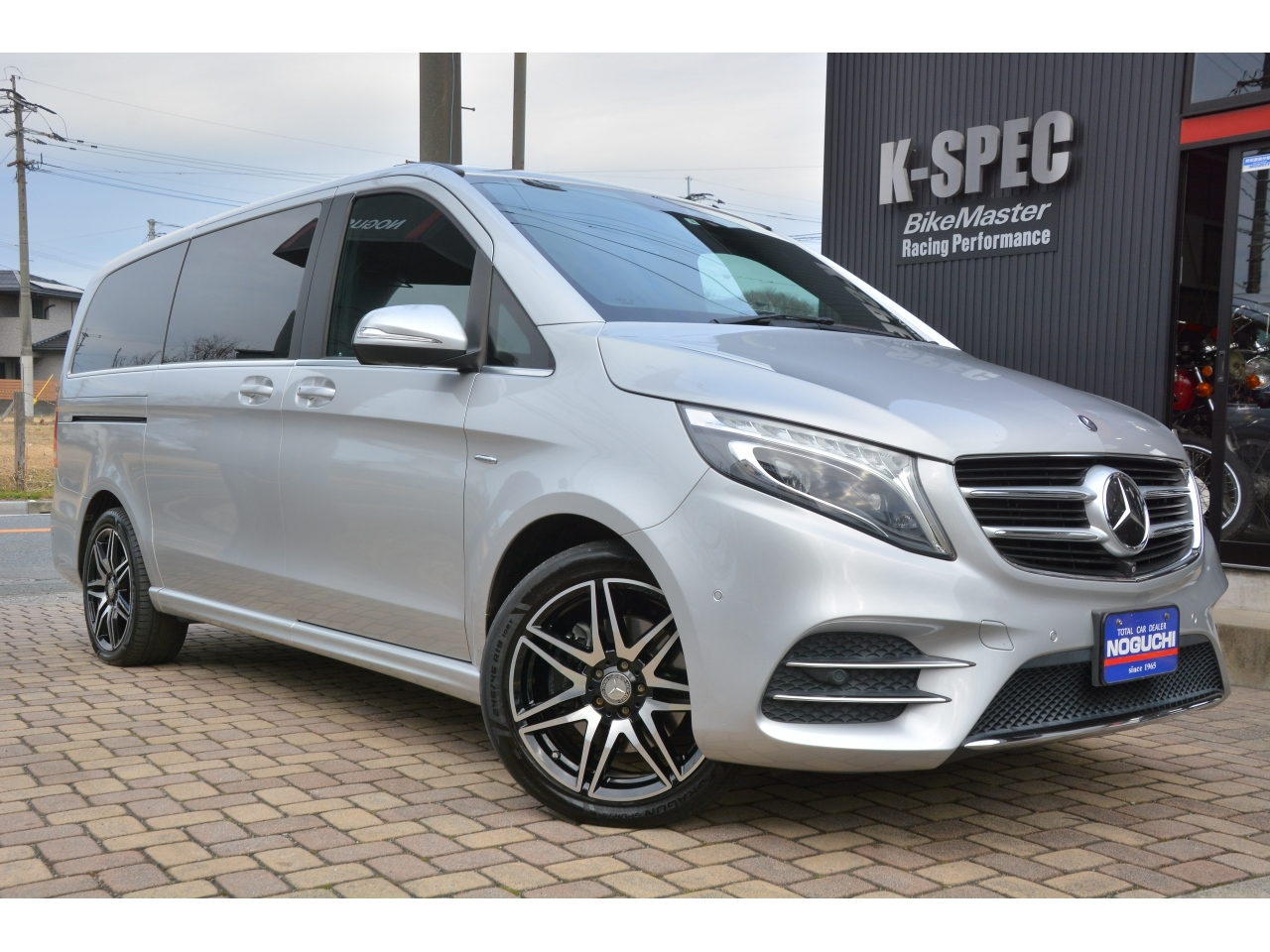 Import and buy MERCEDES BENZ V CLASS 2017 from Japan to Nairobi, Kenya