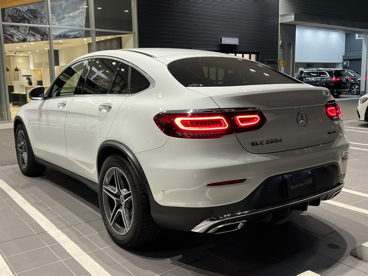 Import and buy MERCEDES BENZ GLC CLASS 2020 from Japan to Nairobi, Kenya