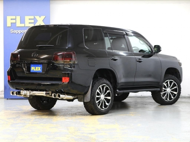 Import and buy TOYOTA LAND CRUISER 2018 from Japan to Nairobi, Kenya