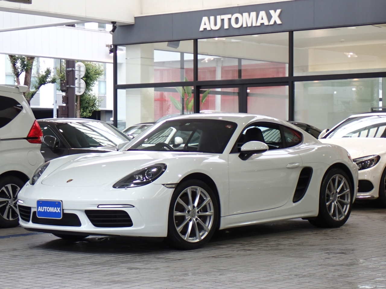 Import and buy PORSCHE 718 CAYMAN 2019 from Japan to Nairobi, Kenya