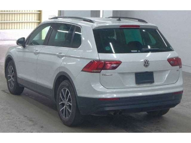 Import and buy VOLKSWAGEN TIGUAN 2017 from Japan to Nairobi, Kenya