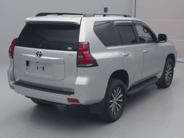 Import and buy TOYOTA LAND CRUISER PRADO 2017 from Japan to Nairobi, Kenya