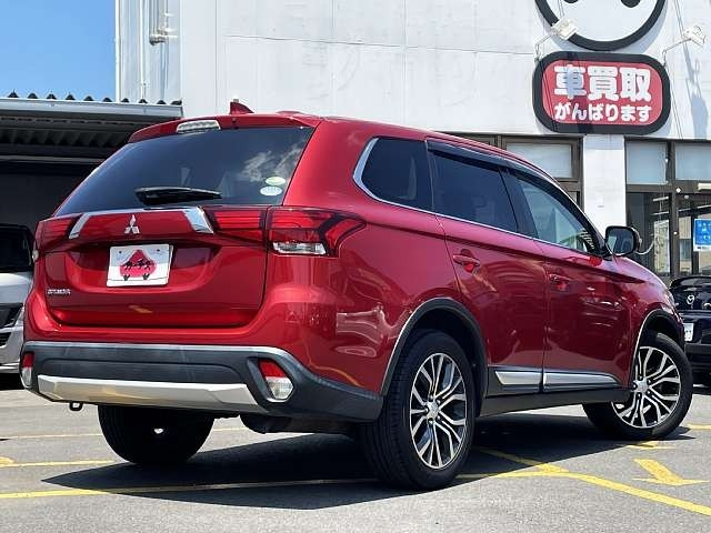 Import and buy MITSUBISHI OUTLANDER 2017 from Japan to Nairobi, Kenya