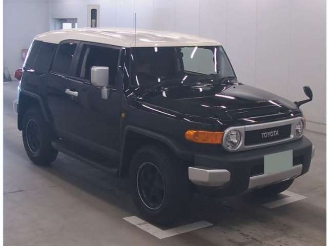 Import and buy TOYOTA FJ CRUISER 2018 from Japan to Nairobi, Kenya