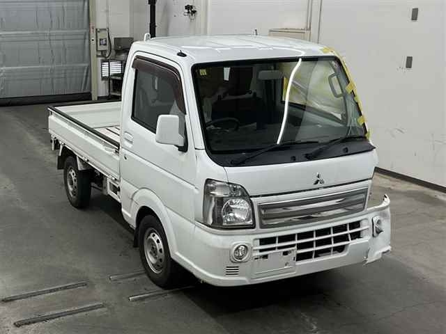 Import and buy MITSUBISHI MINICAB TRUCK 2018 from Japan to Nairobi, Kenya