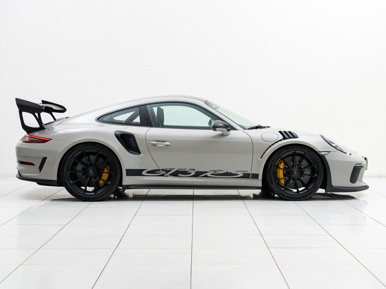 Import and buy PORSCHE 911 2019 from Japan to Nairobi, Kenya