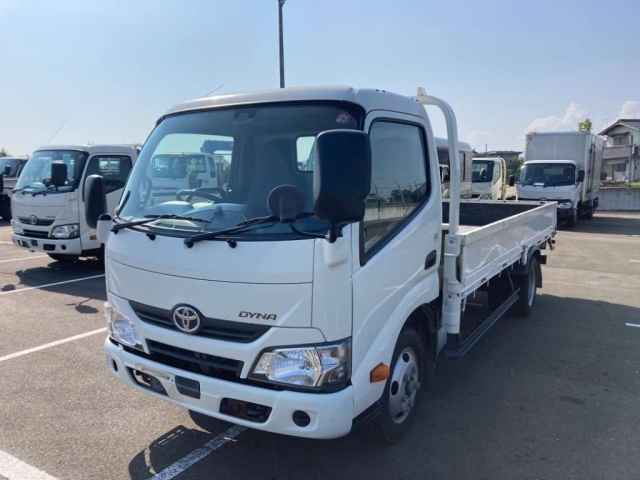 Import and buy TOYOTA DYNA 2019 from Japan to Nairobi, Kenya