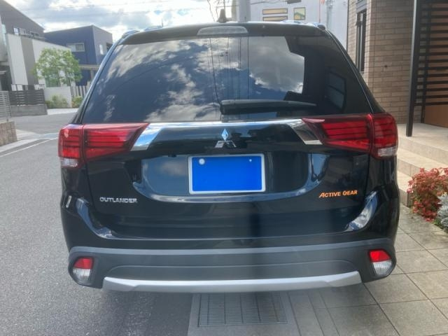 Import and buy MITSUBISHI OUTLANDER 2017 from Japan to Nairobi, Kenya