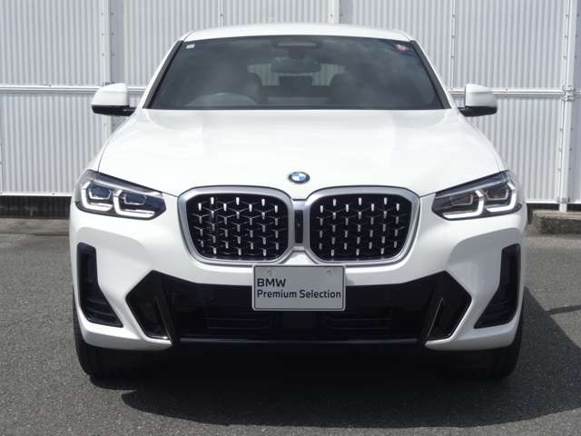 Import and buy BMW X4 2023 from Japan to Nairobi, Kenya