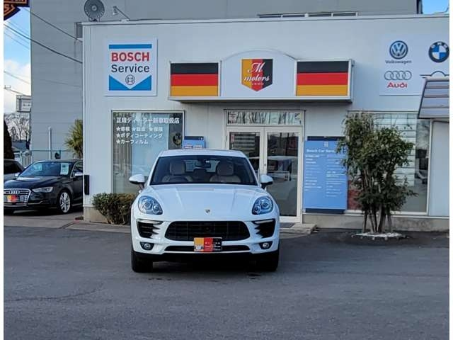 Import and buy PORSCHE MACAN 2017 from Japan to Nairobi, Kenya