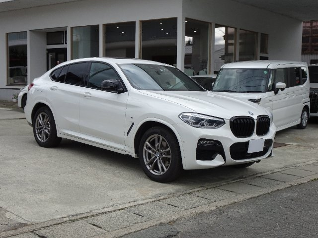 Import and buy BMW X4 2021 from Japan to Nairobi, Kenya