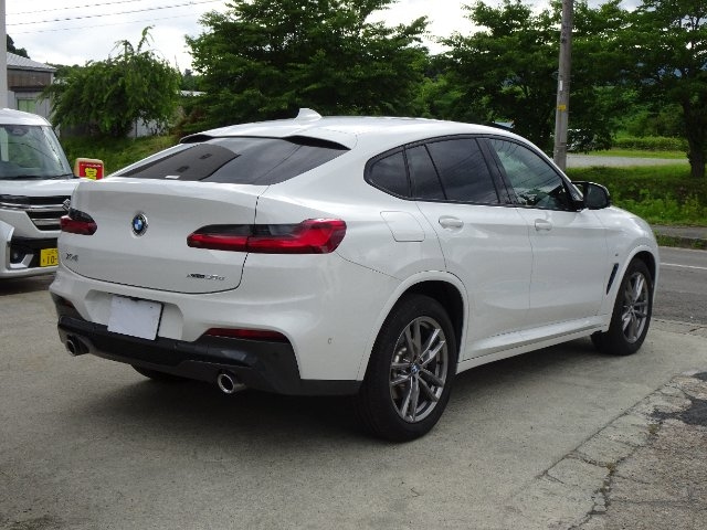 Import and buy BMW X4 2021 from Japan to Nairobi, Kenya