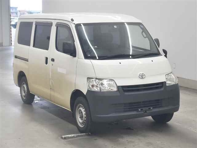 Import and buy TOYOTA TOWN ACE VAN 2018 from Japan to Nairobi, Kenya