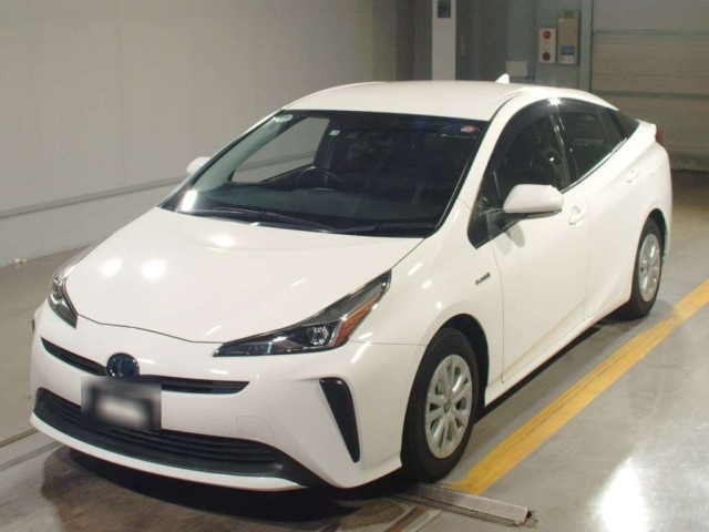 Import and buy TOYOTA PRIUS 2019 from Japan to Nairobi, Kenya