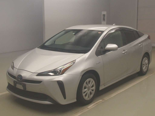 Import and buy TOYOTA PRIUS 2019 from Japan to Nairobi, Kenya