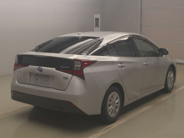 Import and buy TOYOTA PRIUS 2019 from Japan to Nairobi, Kenya