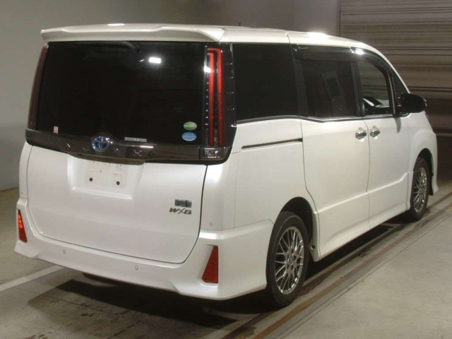 Import and buy TOYOTA NOAH 2020 from Japan to Nairobi, Kenya