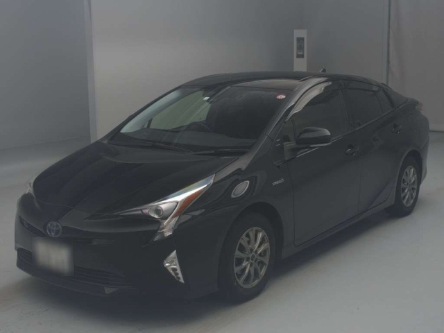 Import and buy TOYOTA PRIUS 2018 from Japan to Nairobi, Kenya