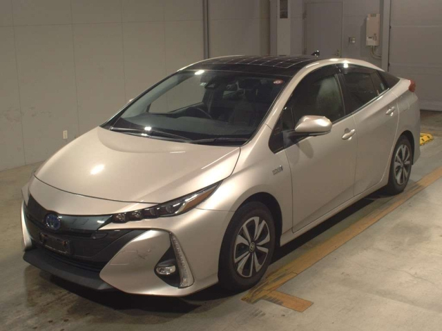 Import and buy TOYOTA PRIUS PHV 2019 from Japan to Nairobi, Kenya