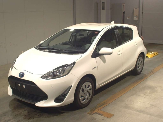 Import and buy TOYOTA AQUA 2019 from Japan to Nairobi, Kenya