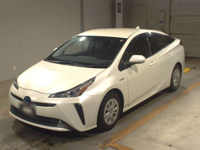 Import and buy TOYOTA PRIUS 2019 from Japan to Nairobi, Kenya