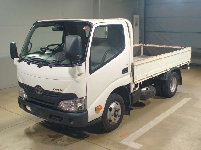 Import and buy TOYOTA DYNA 2017 from Japan to Nairobi, Kenya