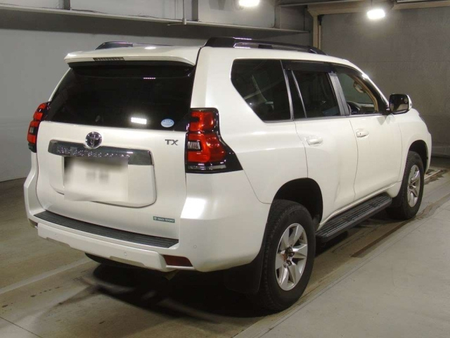 Import and buy TOYOTA LAND CRUISER PRADO 2018 from Japan to Nairobi, Kenya