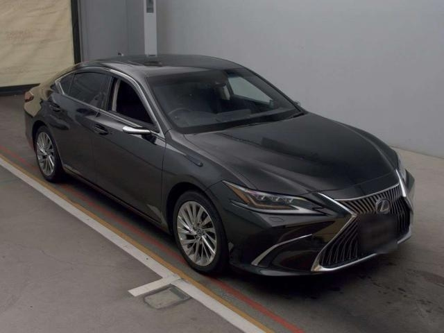 Import and buy LEXUS ES 2019 from Japan to Nairobi, Kenya