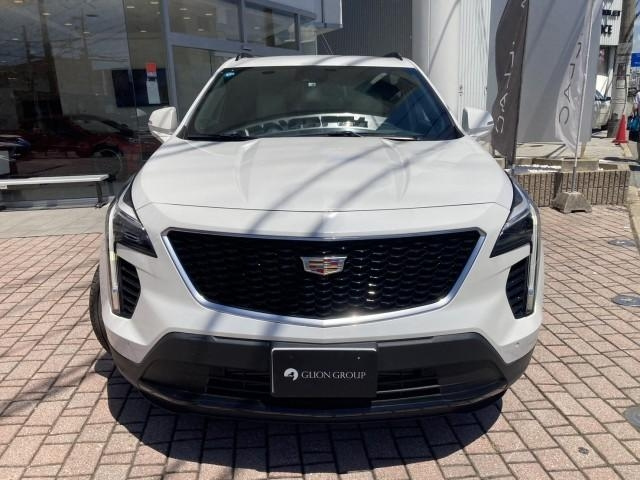 Import and buy CADILLAC XT4 2022 from Japan to Nairobi, Kenya