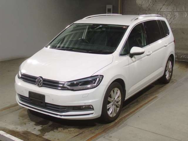 Import and buy VOLKSWAGEN GOLF TOURAN 2017 from Japan to Nairobi, Kenya